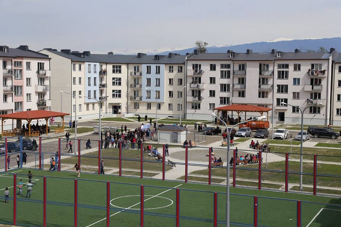 "ზუგდიდში დევნილებისათვის საცხოვრებელი კორპუსების მშენებლობა  (3 კორპუსი)